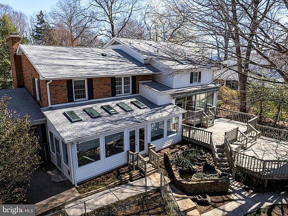 2nd image of 2513 Hillwood Pl