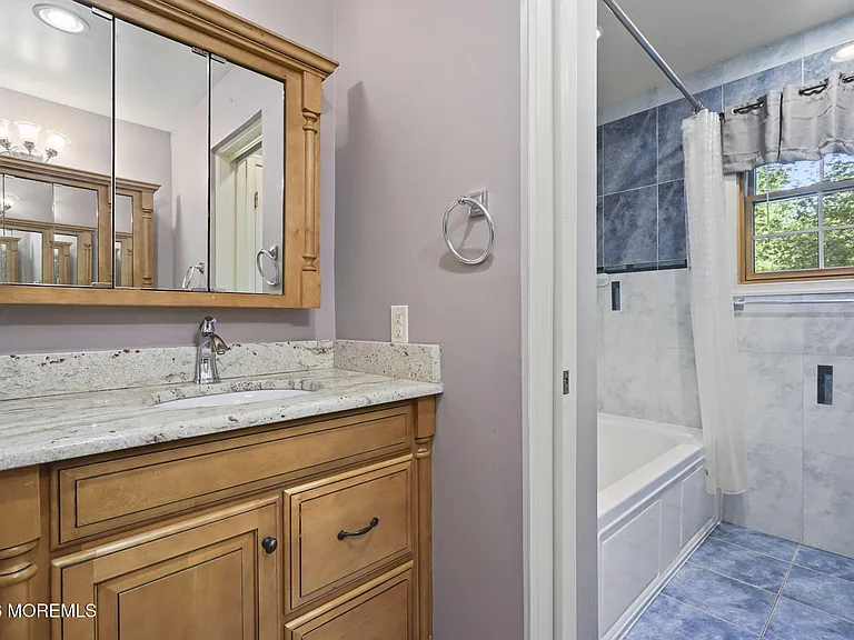 710 Hopping Rd — Photo 23