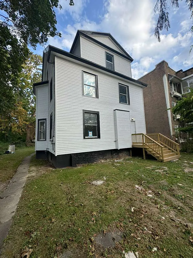 604 West Onondaga Street - 2 — Photo 2