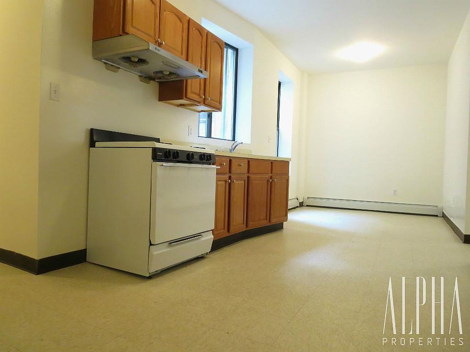 2nd image of 202 Rivington St APT 3A