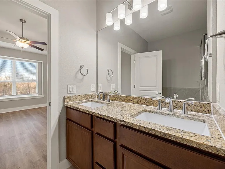 1501 Roseburg Dr — Photo 17