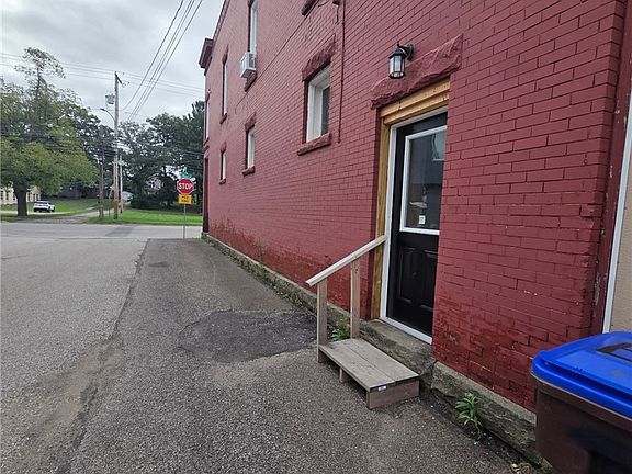 5th image of 3275 S Main St