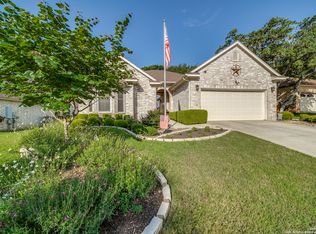 208 Oak Creek Dr, Cibolo, TX 78108
