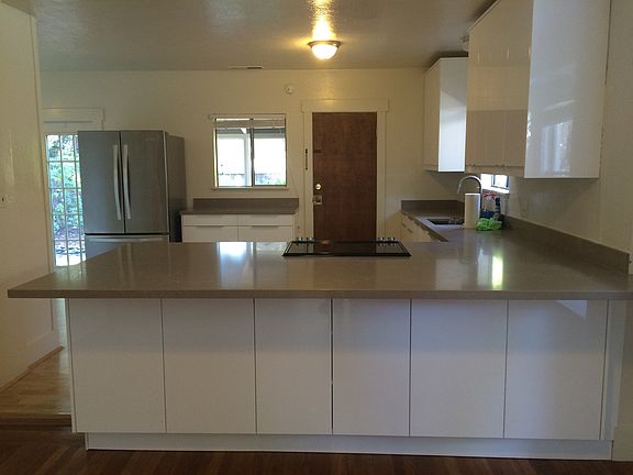 Brand new kitchen, caesar st