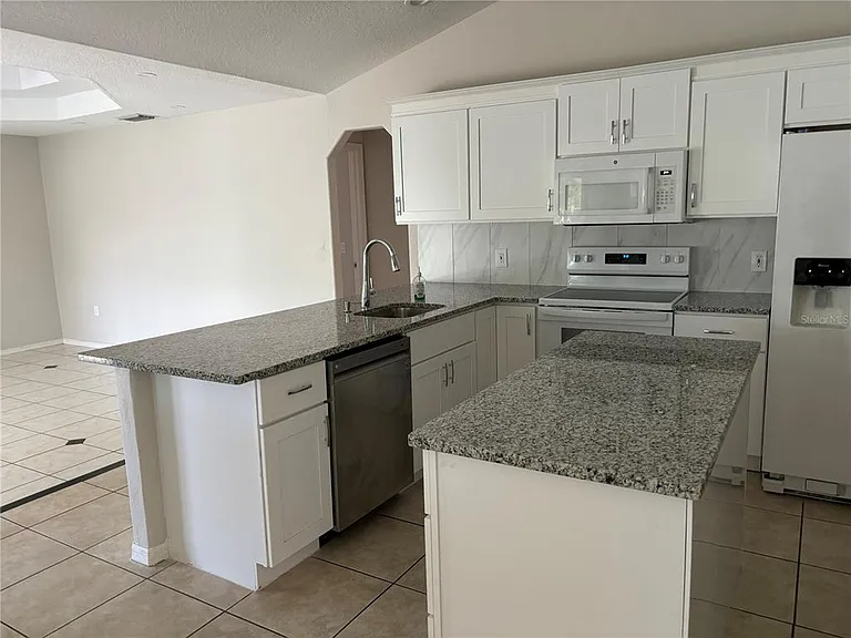 4272 Pandora Rd — Photo 2