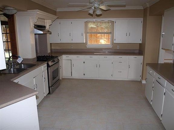 4th image of 1701 H Ave
