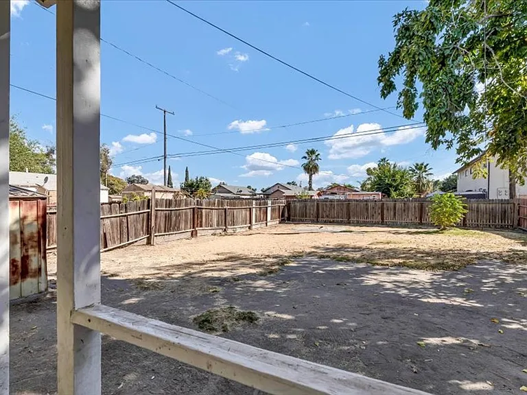 333 E Ivy St — Photo 16
