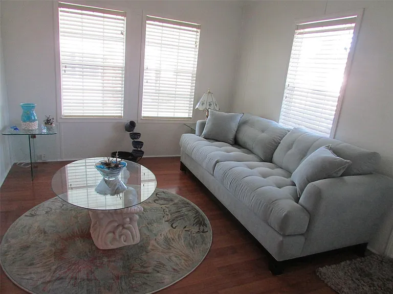 160 NW 53rd St — Photo 3