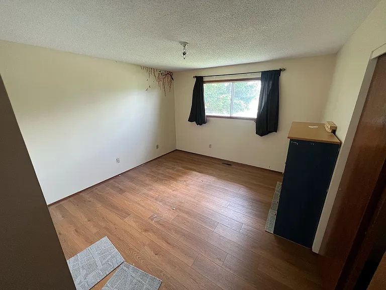1253 Lakewood Rd N — Photo 5