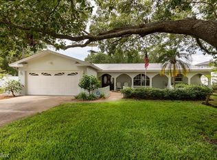 1814 Dormieone Rd N, Saint Petersburg, FL 33710