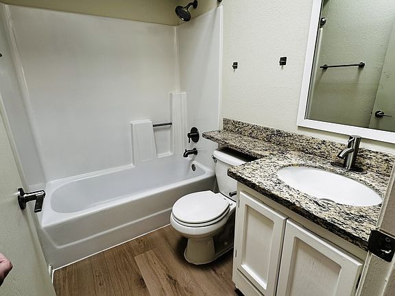 3rd image of 2862 N Sparkman Blvd
