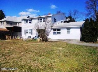 700 1st St, Matamoras, PA 18336
