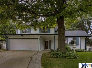 13726 Adams Cir, Omaha, NE 68137