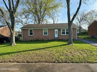 1109 Heatherbourne Dr, La Grange, KY