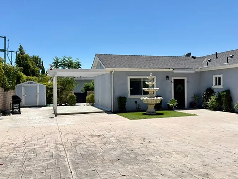 21224 W Rinaldi St — Photo 6