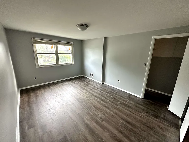 1009 S Marlyn Ave — Photo 11