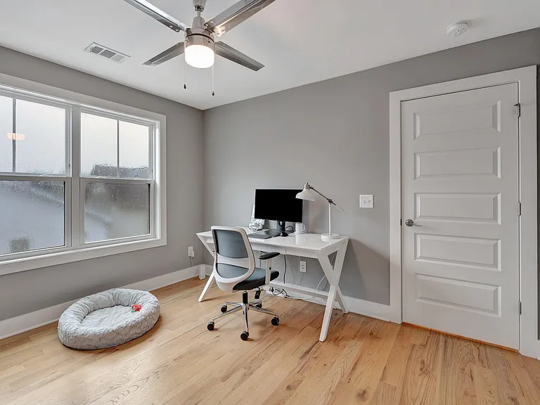 2038 Straightway Ave — Photo 10