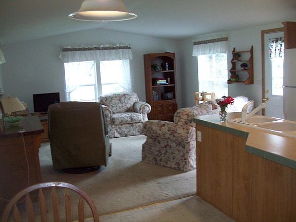 3rd image of 2234 Anadoll Ave
