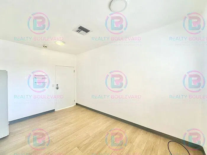 Studio, 130 sqft, $450 — Photo 3