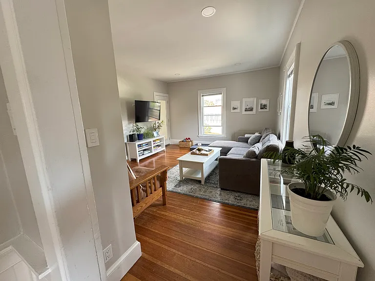 29 Ocean Ave #2 — Photo 7