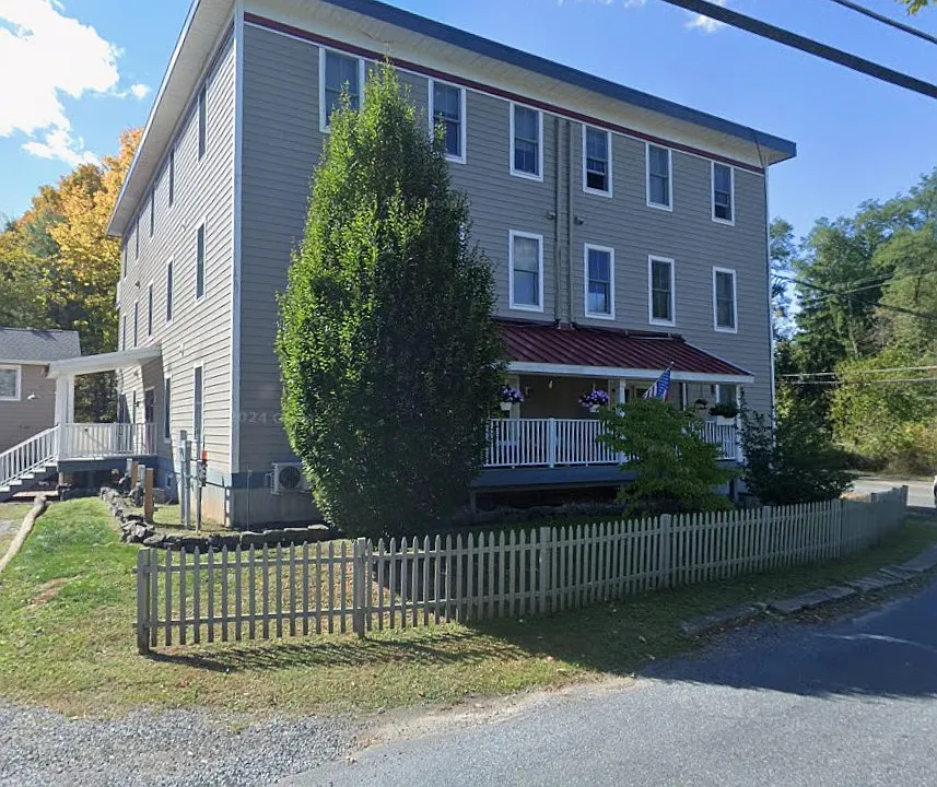2 Lindbergh Rd #4