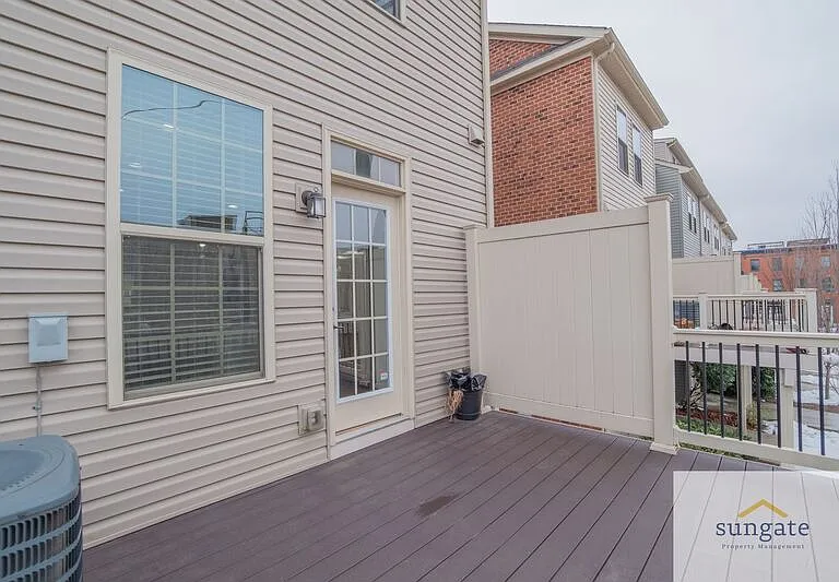 1724 Lantern Mews — Photo 39