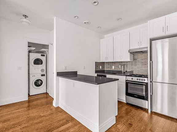 4th image of 21 Grove St #1A