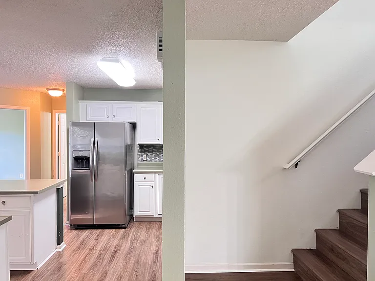 10400 Hickory Hill Dr — Photo 6