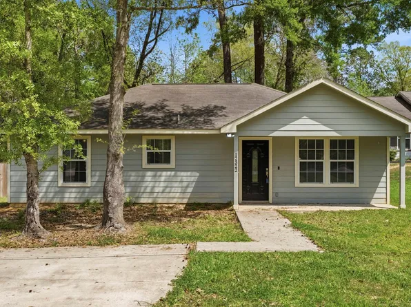 12322 Royal Lake Dr, Conroe, TX 77303