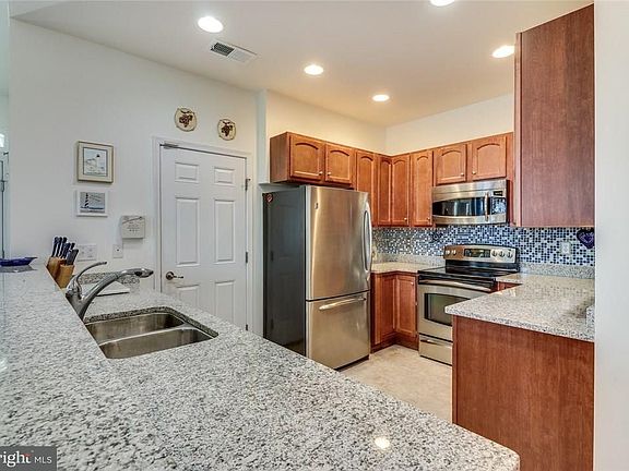 4th image of 23856 Betsy Ross Ln