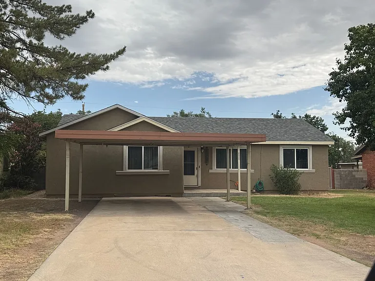 200 E Permian Dr — Photo 1
