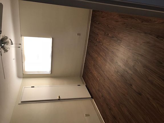 5th image of 503 Woodlawn Ave APT 2