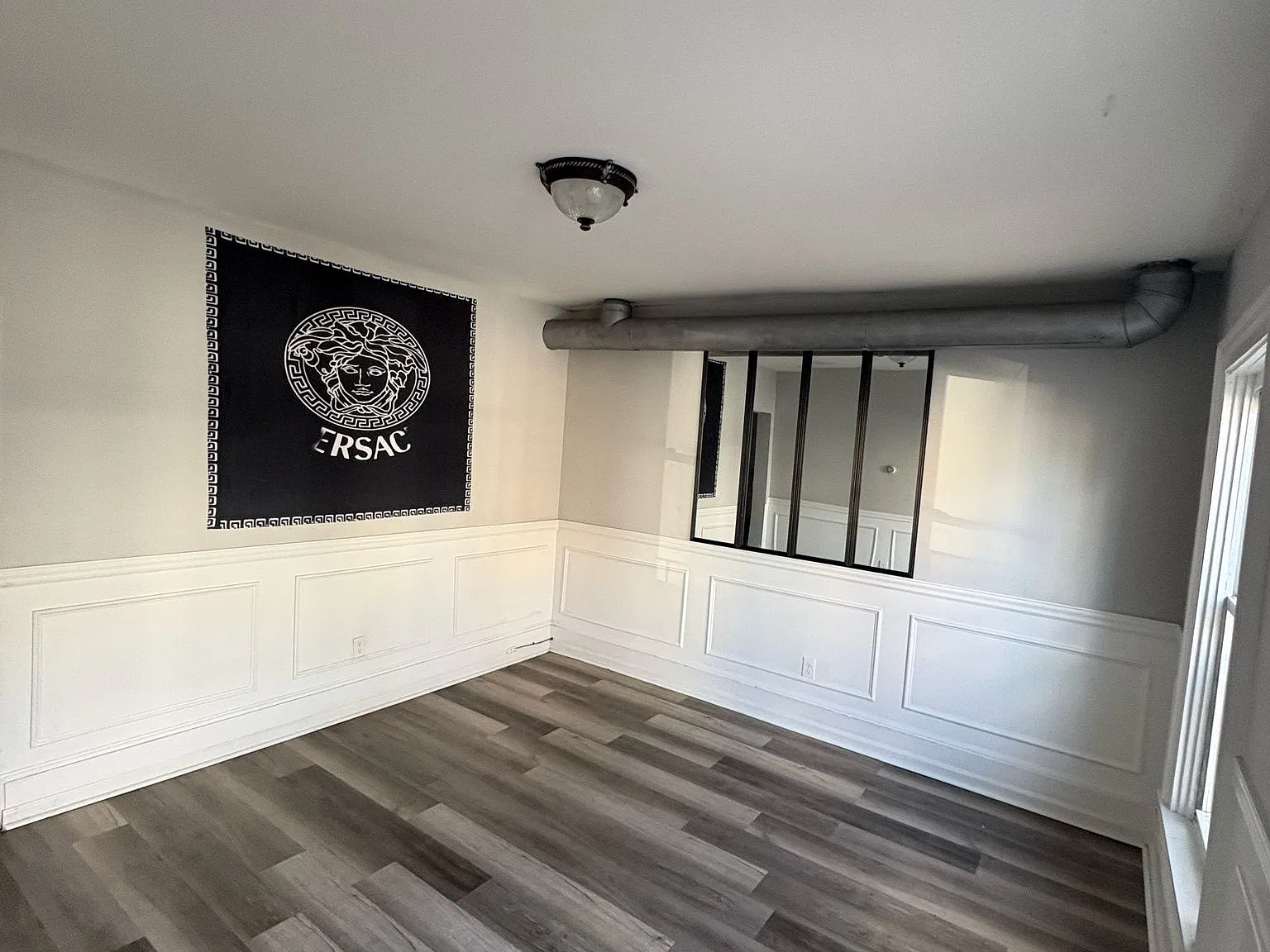 10 N York St — Photo 4