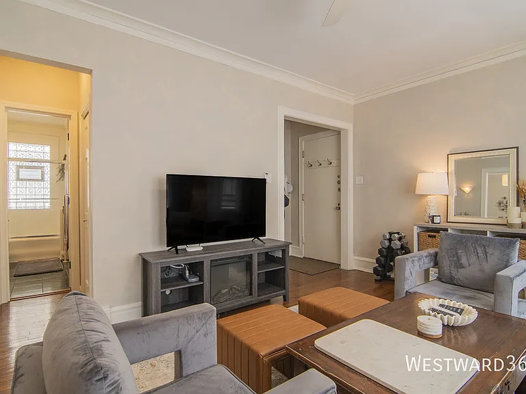 574 Sheridan Sq #2 — Photo 5