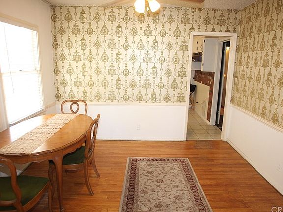 5th image of 13922 Hamlin St