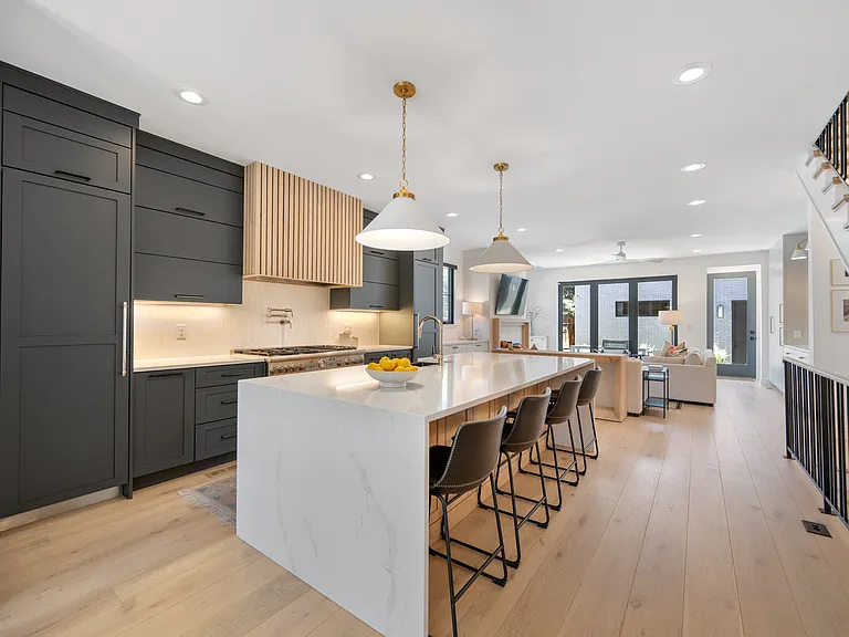 528 S Gaylord St — Photo 10