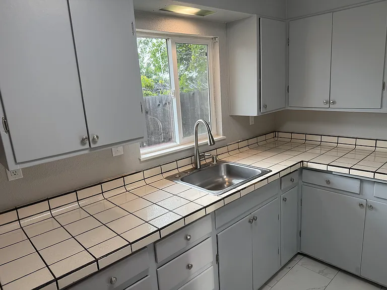1507 Jacobsen St #1/2 — Photo 4