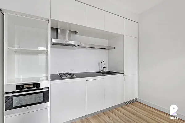 Rented by REZI | media 88