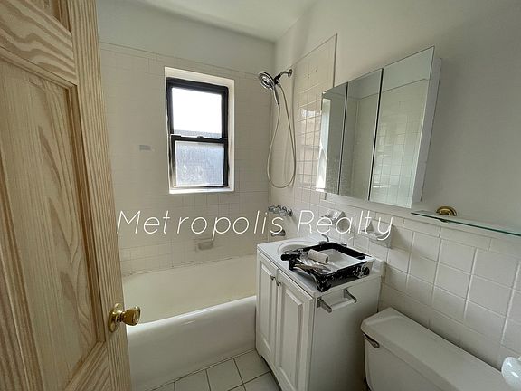 5th image of 29-21 21st Ave #D3