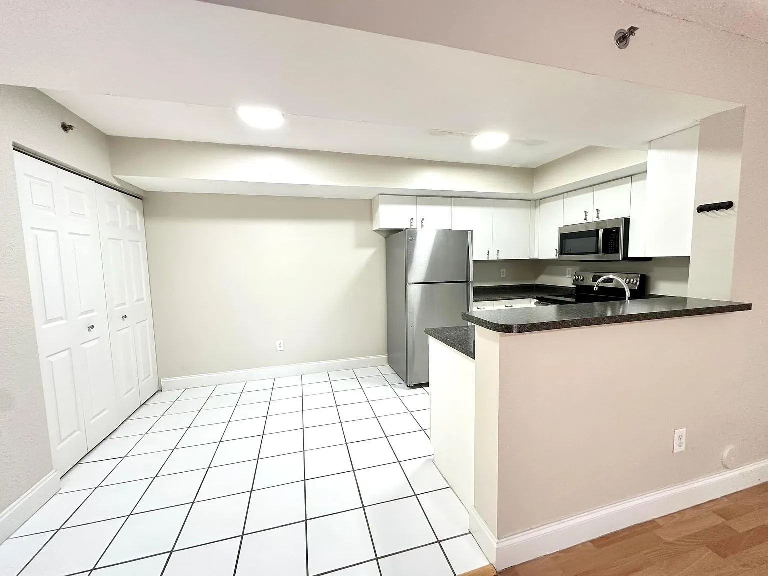 1 bed, 846 sqft, $1,700 — Photo 3