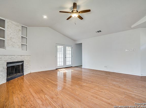 5th image of 244 Saddlebrook Dr
