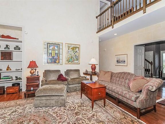 5th image of 2633 Pin Oak Dr