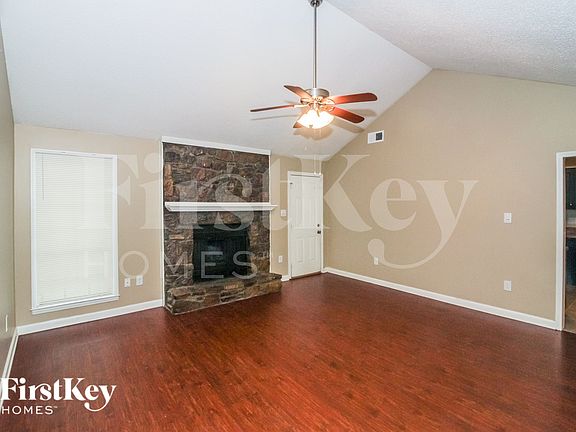2nd image of 3833 Lucerne Dr