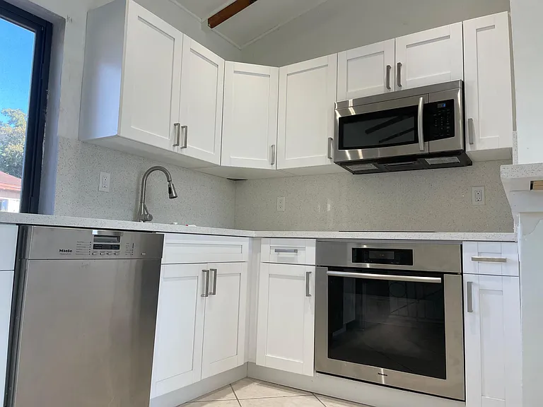 3353-3351 SW 7th St #3353 — Photo 9