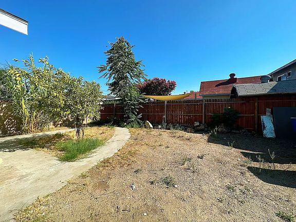 4th image of 542 W Belmont St #544