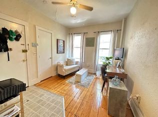 19 S Russell St #8A, Boston, MA 02114