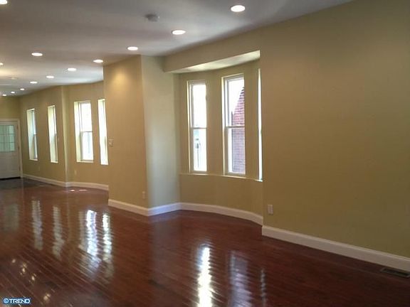 5th image of 4415 Larchwood Ave