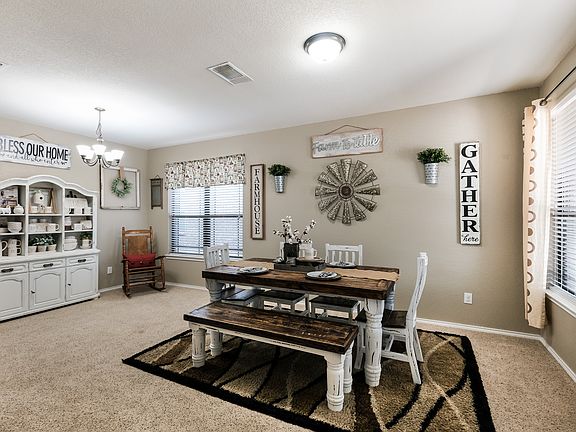 3rd image of 839 Spello Cir