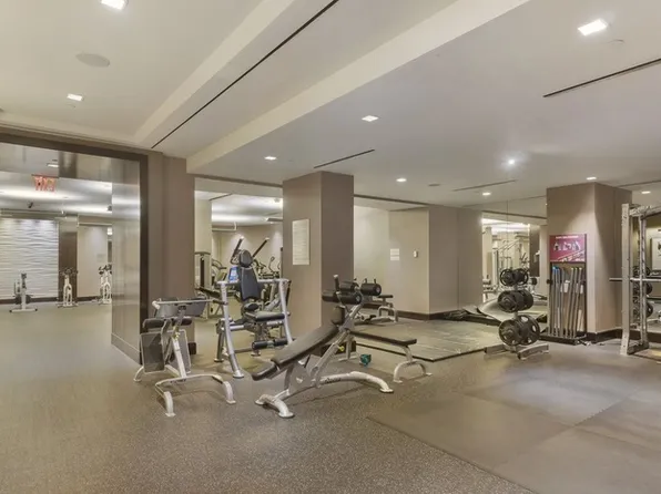 100 Riverside Boulevard image 15 of 22