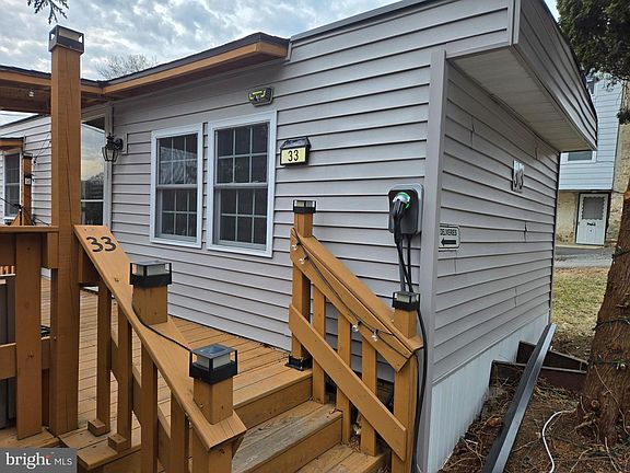 2nd image of 33 Squaw Cir